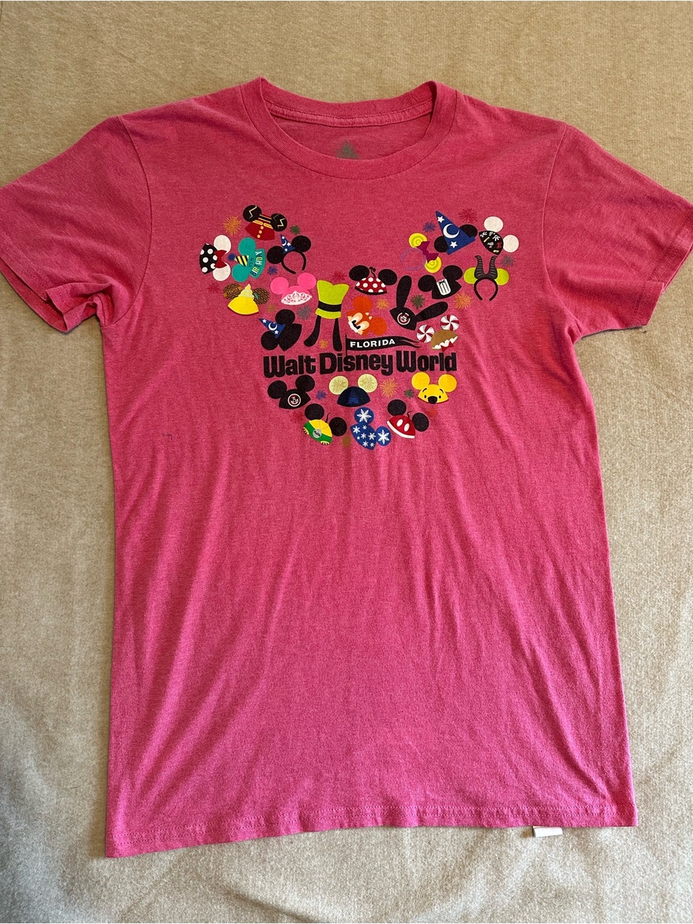Disney women’s Pink Graphic Tee size small